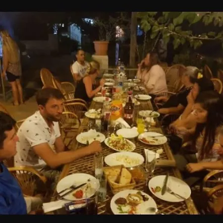 Palamutbuekue Pansiyon Konukevi *
